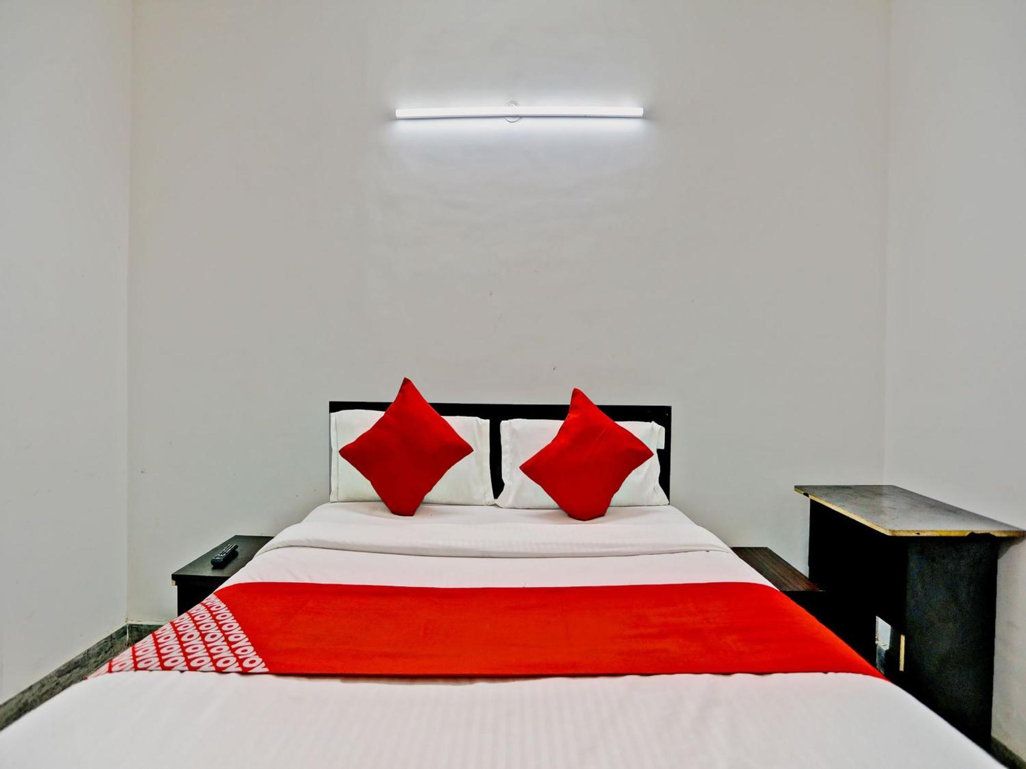 O Sunrise Near Select Citywalk Mall 3*